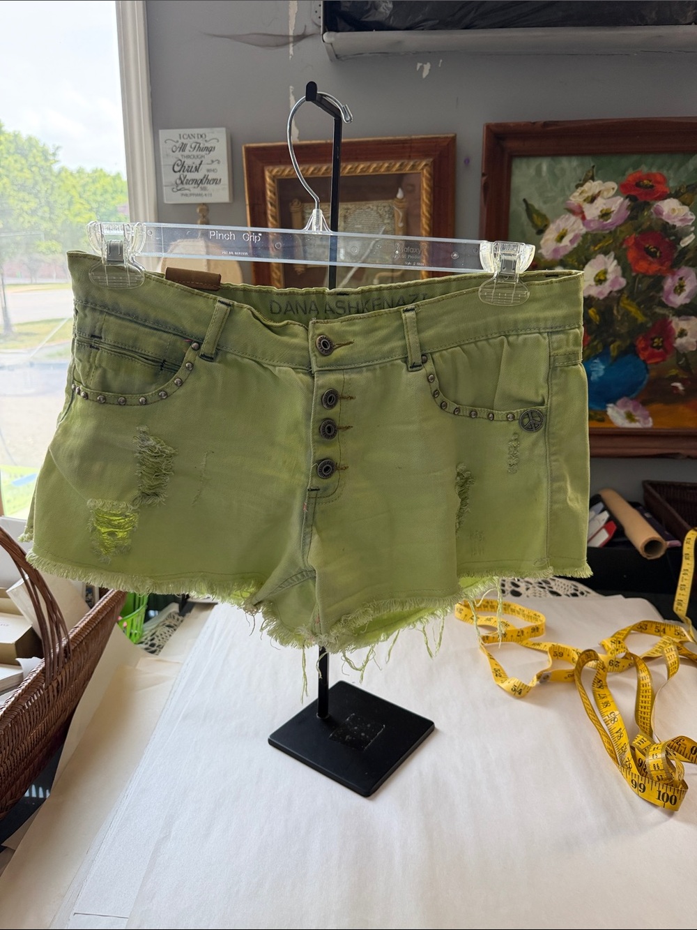 Dana Ashkenazi Lime Green Distressed Denim shorts size 28 frayed mid rise